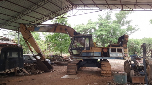 ขายตามสภาพ แบคโฮ KOBELCO 907 รถจอดไว้นานแล้ว เครื่องสตาร์ทติด ปั้มดี ช่วงล่างสวย เอกสารใบซื้อขาย