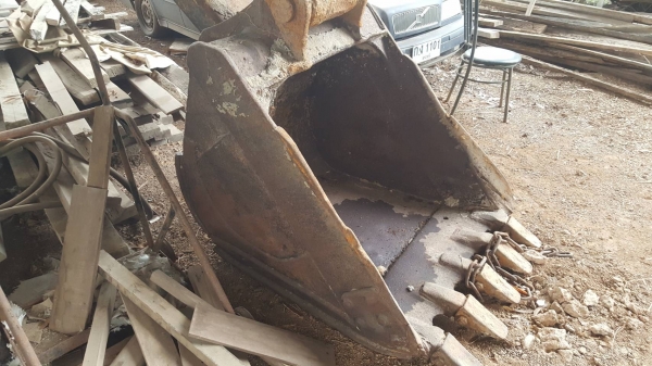 ขายตามสภาพ แบคโฮ KOBELCO 907 รถจอดไว้นานแล้ว เครื่องสตาร์ทติด ปั้มดี ช่วงล่างสวย เอกสารใบซื้อขาย