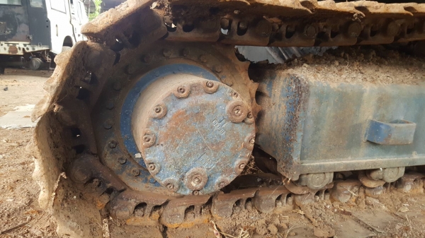 ขายตามสภาพ แบคโฮ KOBELCO 907 รถจอดไว้นานแล้ว เครื่องสตาร์ทติด ปั้มดี ช่วงล่างสวย เอกสารใบซื้อขาย