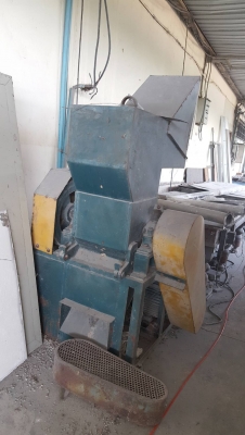 เครื่อง บด พลาสติกสภาพสวยมากๆเก่าเก็บ