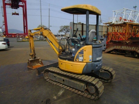 ขายครับ ถึงไทยเร็วๆนี้ PC30MR-2#25732 จากญี่ปุ่น ปี2007  1,200ชม.