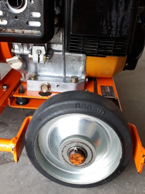 ขายเครื่องสกัดคอนกรีตแบบไฮดรอลิกยี่ห้อMARUZENเครื่องยนต์เบนซินRobinEH 17 OHV ขนาด 6แรง สภาพสวย ใช้งา ขายเครื่องสกัดคอนกรีตแบบไฮดรอลิกยี่ห้อMARUZENเครื่องยนต์เบนซินRobinEH 17 OHV ขนาด 6แรง สภาพสวย ใช้งา