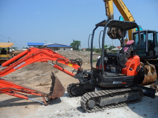 KX913 รถแบคโฮ KUBOTA ราคา 320,000 บาท สนใจโทรหา 081-989-1989 หรั่งครับ