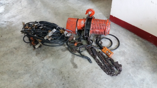 รอกโซ่ไฟฟ้า Black Bear 1 TON