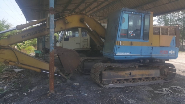 ขายแบคโฮ KOMATSU PC120-3 แอร์ เล่มทะเบียนพร้อม เก่าเก็บ สนใจโทร 081-970-1072