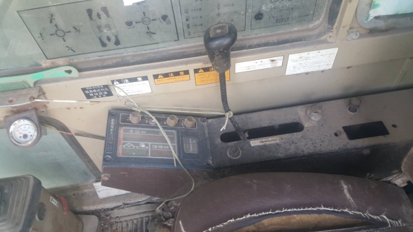 ขายแบคโฮ KOMATSU PC120-3 แอร์ เล่มทะเบียนพร้อม เก่าเก็บ สนใจโทร 081-970-1072
