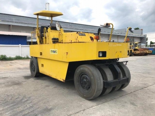 รถบด 9 ล้อยาง TS200 # 12739 มือสองญี่ปุ่น