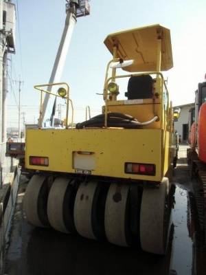 รถบด 9 ล้อยาง TS200 # 12739 มือสองญี่ปุ่น