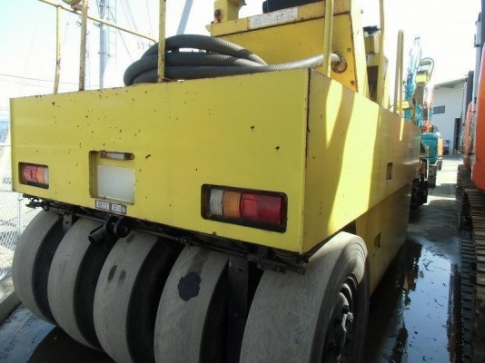 รถบด 9 ล้อยาง TS200 # 12739 มือสองญี่ปุ่น