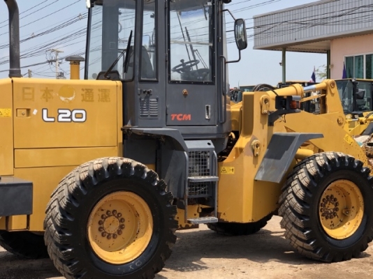 ขายรถตักล้อยาง TCM L20-3 (เทียบเท่า WA200) นำเข้าเองจากญี่ปุ่น สภาพสวยพร้อมใช้ มีVDOการทำงานครับ