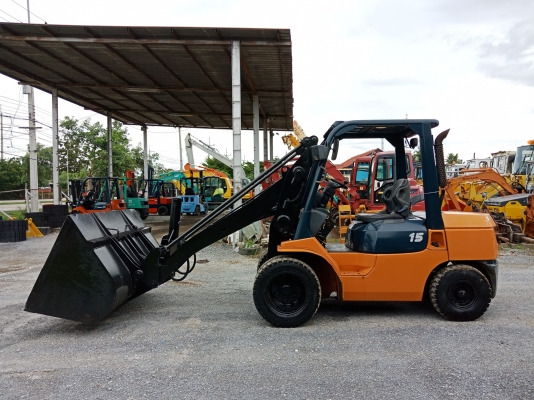 รถญี่ปุ่นเกรดA ขายถูก TOYOTA SD15 รุ่น7 แขนยาวแท้ นำเข้าจากญี่ปุ่น โทร.090-986-2521 อ๊อบ