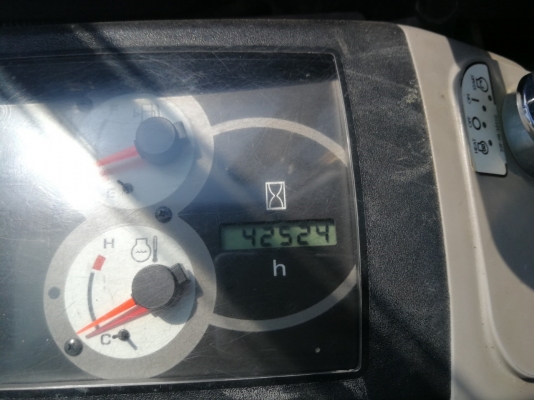 ราคาพิเศษ KOMATSU PC 30MR-3 นำเข้าจากญี่ปุ่นโดยตรง ชั่วโมงทำงานน้อย พร้อมตู้เก๋งสวยๆ โทร.090-986-2521 อ๊อบ