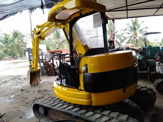 ขายรถขุด KOMATSU PC50UU-2 เครื่องยนต์ KOMATSU-4D84 , ขนาด 4 สูบ คอนโทรลน้ำมัน ปั๊มเฟือง มีลายหัวเจาะ รถเก่านอก มีเอกสาร ยังไม่เคยใช้งานในเมืองไทย