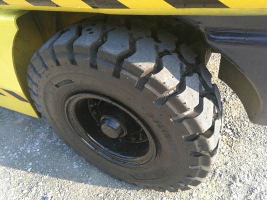 ขายรถนำเข้าจากญี่ปุ่น คันนี้สวยมาก KOMATSU 3ตัน เสาสูง 6เมตร โทร.090-986-2521 อ๊อบ