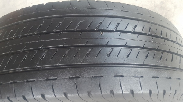 ขายยาง\% 215/65/16 ปี 3917 BRIDGESTONE R611 4 เส้น