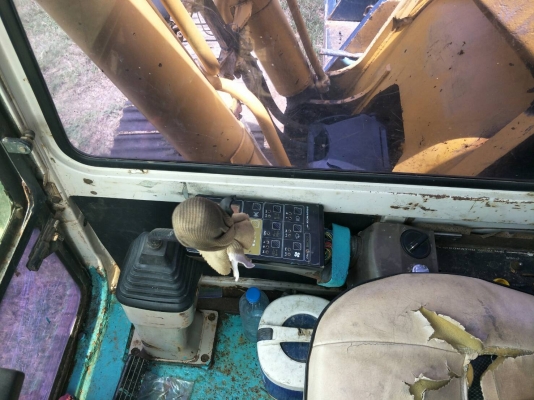 ขายแบคโฮKOMATSU PC200-5 ระบบไฟเต็ม เอกสารเล่มทะเบียนราคา 550,000