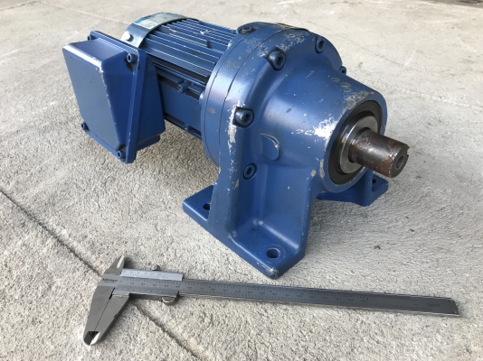 ขายมอเตอร์เกียร์ Cycrodrive Sumitomo 0.5HP. 380V อัตราทด 1:29 made in Japan เพลาออกประมาณ 50 รอบต่อนาที สภาพสวยเดิมๆ หมุนนิ่ม พร้อมใช้งาน