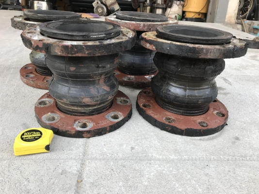 ขายข้อต่อยางกันสะบัด Tozen Japan ขนาด 5นิ้ว แบบ 2ข้อ สภาพสวย ยางหนา มี 4 ตัวราคา ตัวละ 1,600 บาท