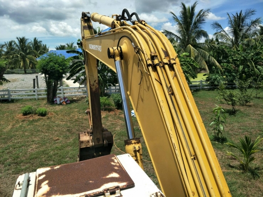 มีVDOขายแบคโฮKOMATSU PC200-5 ระบบไฟเต็ม เอกสารเล่มทะเบียนราคา 550,000