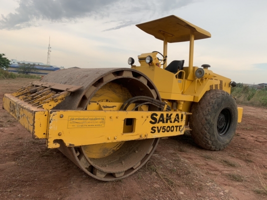 รถบด SAKIA SV 500 TF เก่านอก 2 ปี 1,6xx ชั่วโมง 2 เพลา 2 เปลือก เครื่อง ISUZU เครื่องดี ปั้มสั่นแรง เอวแน่น ยางดี หนามหุ้มล้อเรียบสวย รถสวยพร้อมใช้ เอกสารเล่มทะเบียน  รถอยู่ นครปฐม. โทร 0626426323ขาย 895,000 บาท  รถบด SAKIA SV 500 TF เก่า