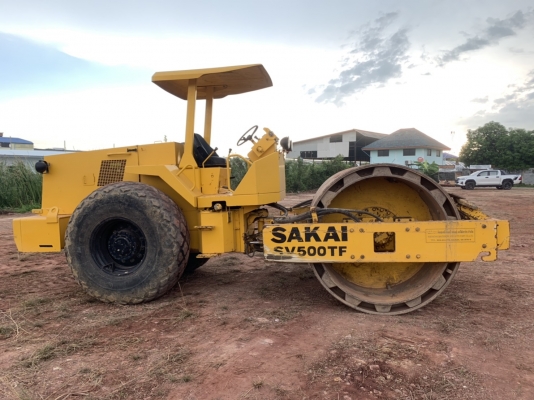 รถบด SAKIA SV 500 TF เก่านอก 2 ปี 1,6xx ชั่วโมง 2 เพลา 2 เปลือก เครื่อง ISUZU เครื่องดี ปั้มสั่นแรง เอวแน่น ยางดี หนามหุ้มล้อเรียบสวย รถสวยพร้อมใช้ เอกสารเล่มทะเบียน  รถอยู่ นครปฐม. โทร 0626426323ขาย 895,000 บาท  รถบด SAKIA SV 500 TF เก่า