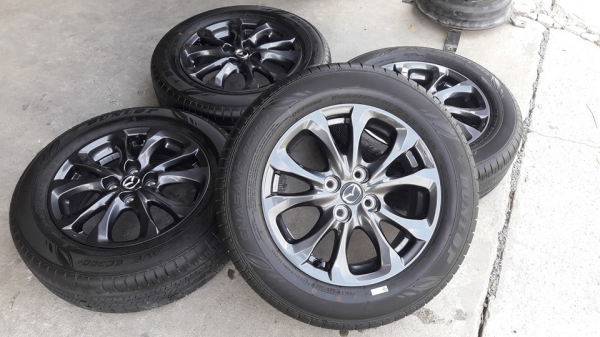 ขายล้อแม็กป้ายแดง mazda 2 15"