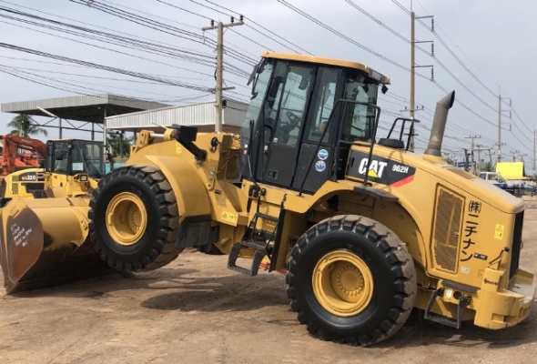 ขายรถตักล้อยาง CAT 962H นำเข้าเองจากญี่ปุ่น สภาพสวยพร้อมใช้ มีVDOการทำงานครับ