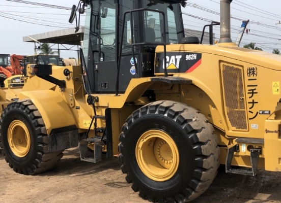 ขายรถตักล้อยาง CAT 962H นำเข้าเองจากญี่ปุ่น สภาพสวยพร้อมใช้ มีVDOการทำงานครับ