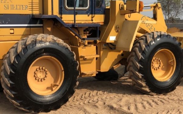 ขายรถตักล้อยาง KOMATSU WA100-1 นำเข้าเองจากญี่ปุ่น สภาพสวยพร้อมใช้ มีVDOการทำงานครับ