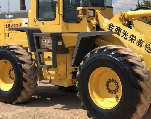 ขายรถตักล้อยาง KOMATSU WA100-3E นำเข้าเองจากญี่ปุ่น สภาพสวยพร้อมใช้ มีVDOการทำงานครับ ขายรถตักล้อยาง KOMATSU WA100-3E นำเข้าเองจากญี่ปุ่น สภาพสวยพร้อมใช้ มีVDOการทำงานครับ