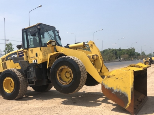 ขายรถตักล้อยาง KOMATSU WA320-5 นำเข้าเองจากญี่ปุ่น สภาพสวยพร้อมใช้ มีVDOการทำงานครับ