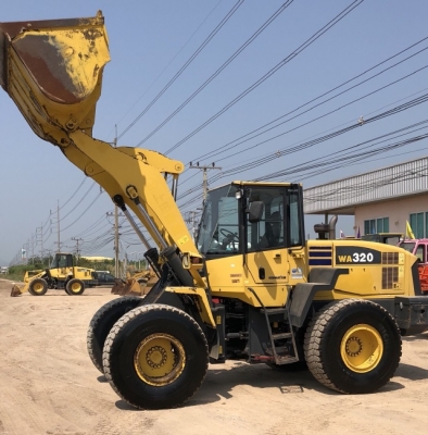 ขายรถตักล้อยาง KOMATSU WA320-5 นำเข้าเองจากญี่ปุ่น สภาพสวยพร้อมใช้ มีVDOการทำงานครับ