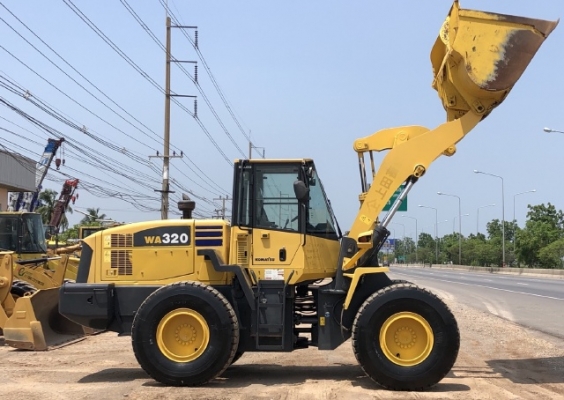 ขายรถตักล้อยาง KOMATSU WA320-5 นำเข้าเองจากญี่ปุ่น สภาพสวยพร้อมใช้ มีVDOการทำงานครับ