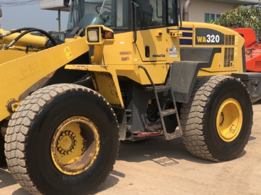 ขายรถตักล้อยาง KOMATSU WA320-5 นำเข้าเองจากญี่ปุ่น สภาพสวยพร้อมใช้ มีVDOการทำงานครับ