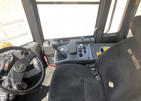 ขายรถตักล้อยาง KOMATSU WA320-5 นำเข้าเองจากญี่ปุ่น สภาพสวยพร้อมใช้ มีVDOการทำงานครับ