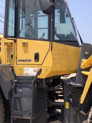 ขายรถตักล้อยาง KOMATSU WA320-5 นำเข้าเองจากญี่ปุ่น สภาพสวยพร้อมใช้ มีVDOการทำงานครับ