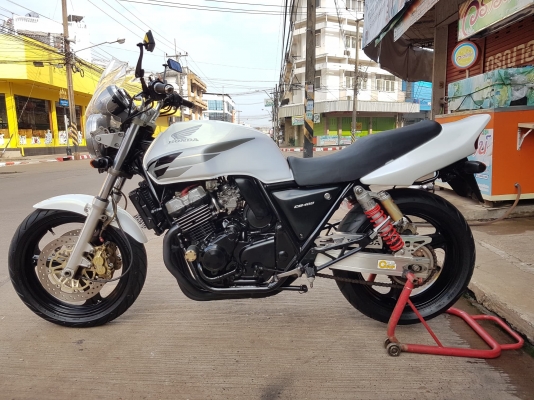 ขาย HONDA CB400 ปี98 เวอร์ชั่นS ไมล์เเดง สีใหม่ แต่งสวย เซอร์วิสใหม่ทั้งคัน ตั้งวาวล์ เปลี่ยนของเหลว