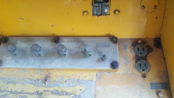 ขายเครื่องปั่นไฟ KOMATSU -EG40BS-1 เครื่องยนต์โคมัสสุ-4D95 ขนาด 4 สูบ เชื้อเพลิงดีเซล สามารถผลิตกระแสไฟฟ้าได้ 30KVA หรือ 30-40 KVA ไฟ 1 เฟส 220V. และ ไฟ 3 เฟส 380V. สินค้าเดิมๆเก่านอก ขายตามสภาพทดสอบแล้วใช้งานได้จริง ขายเครื่องปั่นไฟ KOMATSU -EG40BS-1 เครื่องยนต์โคมัสสุ-4D95 ขนาด 4 สูบ เชื้อเพลิงดีเซล สามารถผลิตกระแสไฟฟ้าได้ 30KVA หรือ 30-40 KVA ไฟ 1 เฟส 220V. และ ไฟ 3 เฟส 380V. สินค้าเดิมๆเก่านอก ขายตามสภาพทดสอบแล้วใช้งานได้จริง