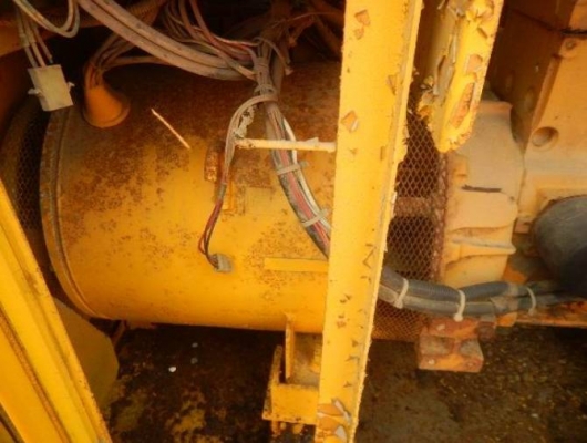 ขายเครื่องปั่นไฟ KOMATSU -EG40BS-1 เครื่องยนต์โคมัสสุ-4D95 ขนาด 4 สูบ เชื้อเพลิงดีเซล สามารถผลิตกระแสไฟฟ้าได้ 30KVA หรือ 30-40 KVA ไฟ 1 เฟส 220V. และ ไฟ 3 เฟส 380V. สินค้าเดิมๆเก่านอก ขายตามสภาพทดสอบแล้วใช้งานได้จริง ขายเครื่องปั่นไฟ KOMATSU -EG40BS-1 เครื่องยนต์โคมัสสุ-4D95 ขนาด 4 สูบ เชื้อเพลิงดีเซล สามารถผลิตกระแสไฟฟ้าได้ 30KVA หรือ 30-40 KVA ไฟ 1 เฟส 220V. และ ไฟ 3 เฟส 380V. สินค้าเดิมๆเก่านอก ขายตามสภาพทดสอบแล้วใช้งานได้จริง