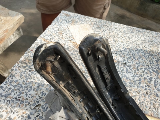 ขาย คิ้วไฟท้าย  W123 (300D) ของแท้