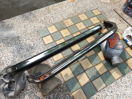 ขาย คิ้วไฟท้าย  W123 (300D) ของแท้