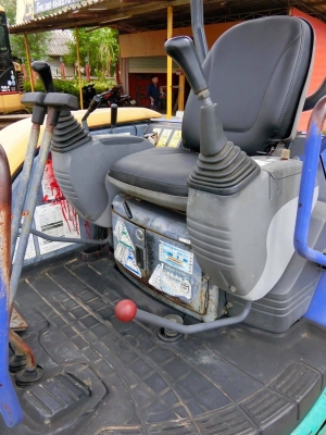 KOMATSU 30MR-1 ขนาดPC-30 (มีVDOชม) รถเก่านอกมีเอกสาร☎️สนใจติดต่อ 085-5632278 ราคาต่อรองได้