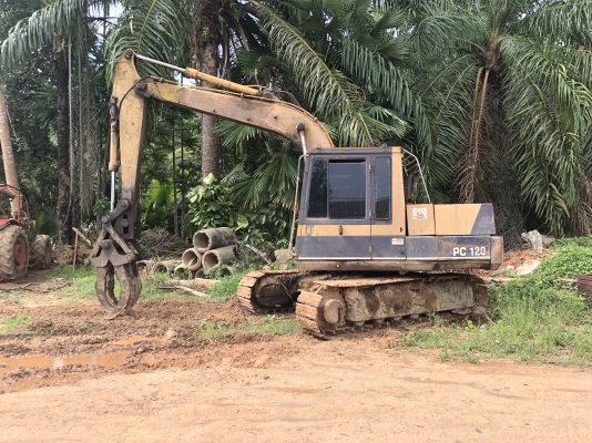 ขายรถแบคโฮ KOMATSU PC100-3 คอนโทรลสั้น พร้อมใช้งาน สนใจโทร 081-970-1072