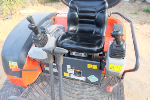 รถขุด kubota kx91-3c ใช้งาน 780 ช.ม เล่มพร้อมโอนโทร 086-1602189