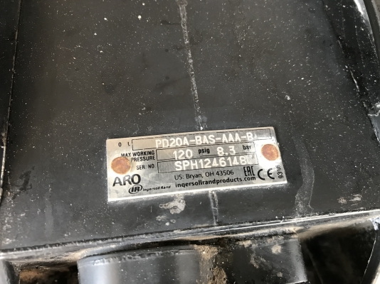 ขายปั๊มไดอะแฟรม ARO Ingersoll-Rand made in USA โครงสร้างอลูมิเนียมหล่อ ขนาด 2นิ้ว สภาพสวย พร้อมใช้งาน มีตำหนิข้างยึดน็อตหัก 1จุด