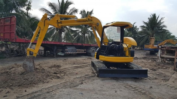 SALE*สินค้าเก่านอก ขายถูกด่วนๆ รถขุดKOMATSU PC50UU-2 ปรับสภาพ ขัดล้าง-ทำสี ยังไม่เคยใช้งานในเมืองไทย ราคาเพียง 380,000 บาท