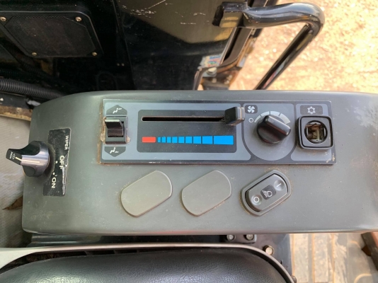 ยี่ห้อ CAT 304CR ขนาดPC40 ตู้เก๋ง <มีVDOให้ชม>รถเก่านอกมีเอกสารอินวอย มีแอร์นอก☎️ติดต่อ 085-5632278 (ราคาต่อรองได้)