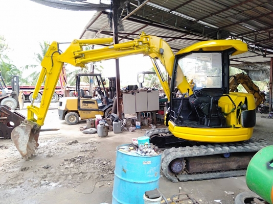 ขายรถขุด KOMATSU PC50UU-2 เครื่องยนต์ KOMATSU-4D84 , ขนาด 4 สูบ คอนโทรลน้ำมัน ปั๊มเฟือง มีลายหัวเจาะ รถเก่านอก มีเอกสาร ยังไม่เคยใช้งานในเมืองไทย