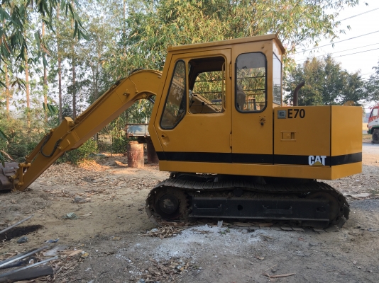 แบคโฮ CAT E70 พร้อมใช้งาน