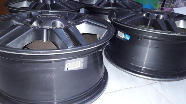 ล้อเดิม d-max ขอบ 16 สีพิเศษมีรอยนิดเดียวสภาพสวย ชุดละ 3,300 บาท ล้อเดิม d-max ขอบ 16 สีพิเศษมีรอยนิดเดียวสภาพสวย ชุดละ 3,300 บาท